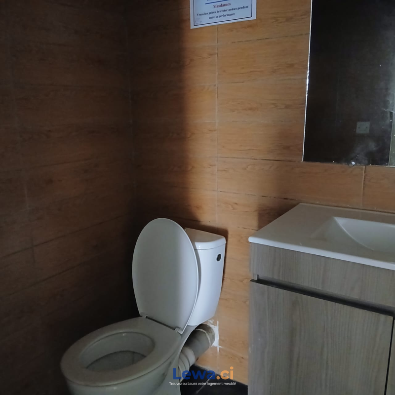 Bureau 2 pièces à louer à Plateau : 3 millions FCFA par mois - Demarcho.ci : Bureau à louer à Plateau. Prix : 3 000 000 FCFA par mois.