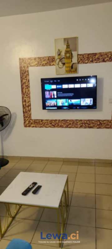 Appartement 1 pièces à louer à Koumassi : 25,000 FCFA par mois - Demarcho.ci : Appartement à louer à Koumassi. Prix : 25 000 FCFA prix de vente. 1 Chambre; 1 Salle de bain; 100 m².