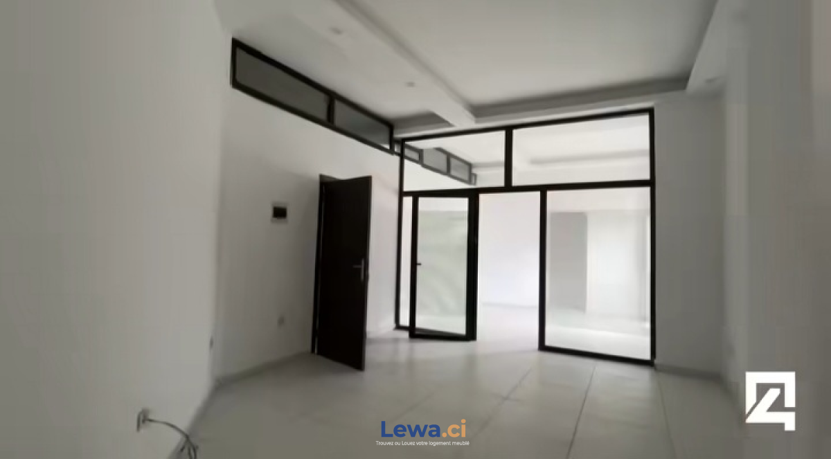 Bureau 2 pièces à louer à Treichville : 300,000 FCFA par mois - Demarcho.ci : Bureau à louer à Treichville. Prix : 300 000 FCFA par mois.