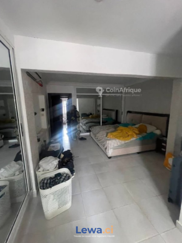 A louer a zone 4  un appartement meublé