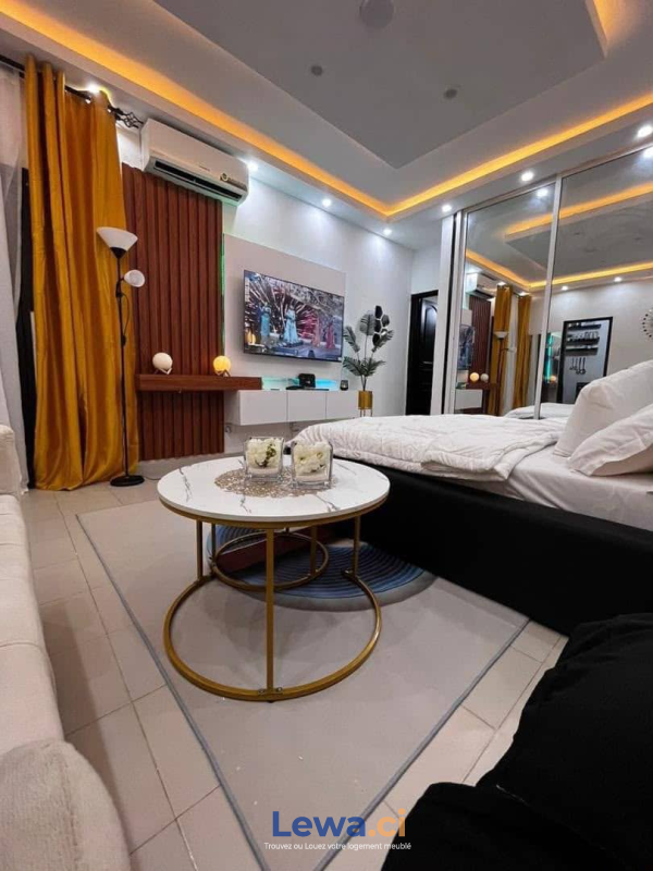 Appartement 1 pièces à louer à Marcory : 30,000 FCFA par mois - Demarcho.ci : Appartement à louer à Marcory. Prix : 30 000 FCFA prix de vente. 1 Chambre; 1 Salle de bain; 300 m².