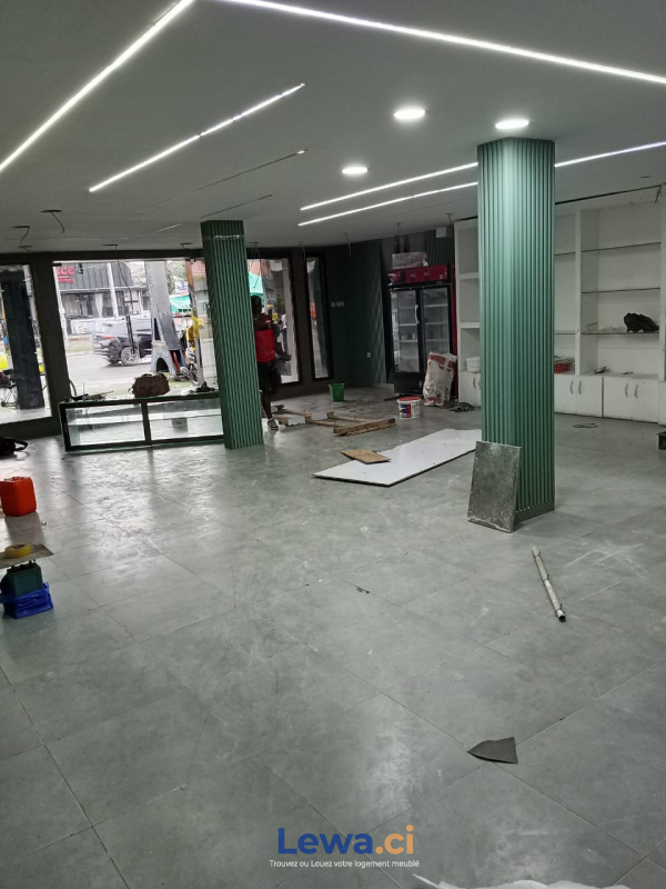 Image principale du bien : Magasin à louer