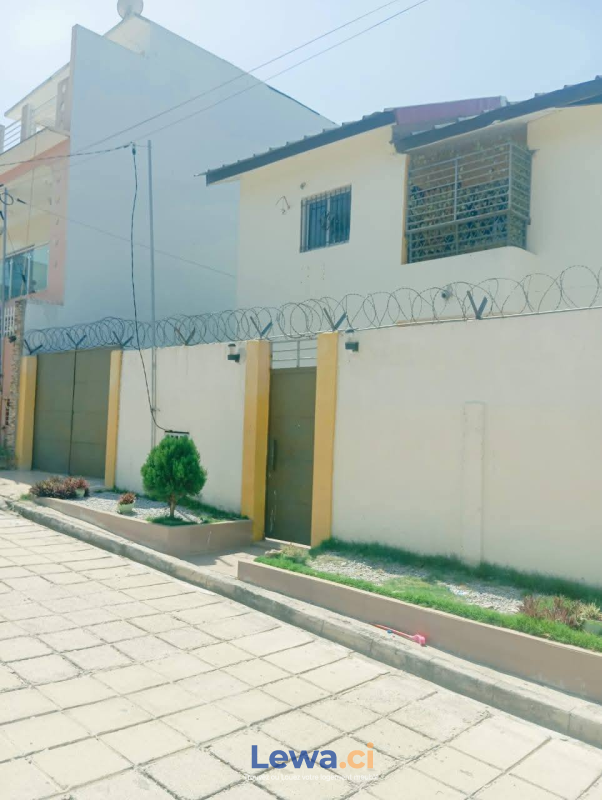 DUPLEX EN VENTE