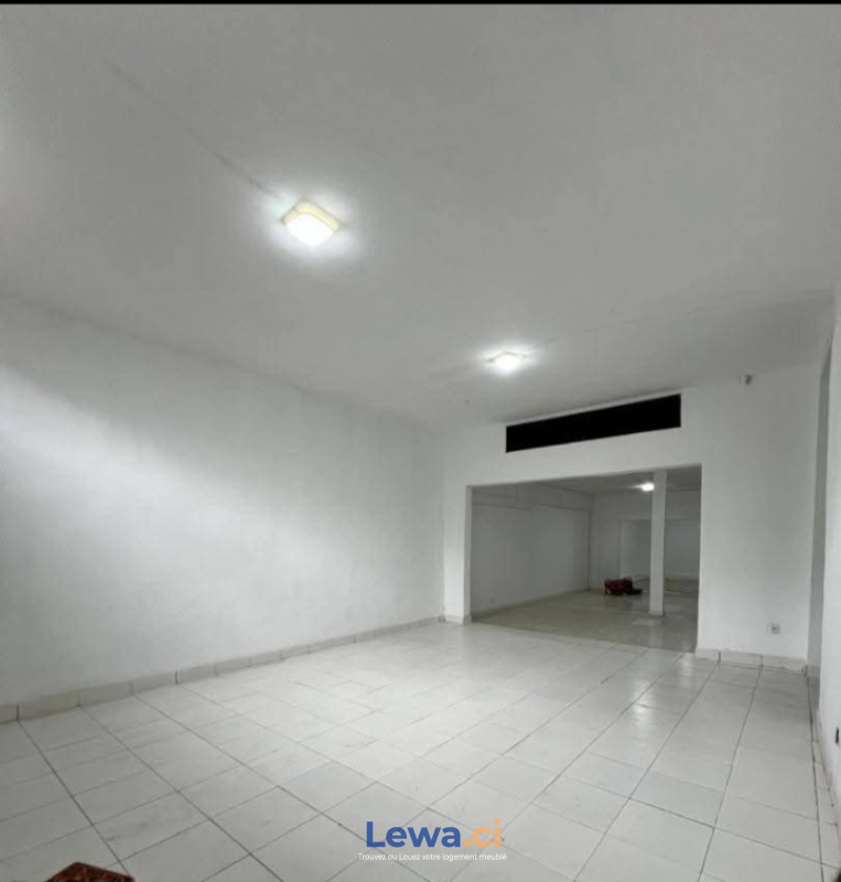 Bureau 2 pièces à louer à Cocody : 800,000 FCFA par mois - Demarcho.ci : Bureau à louer à Cocody. Prix : 800 000 FCFA par mois. 2 Chambres; 150 m².