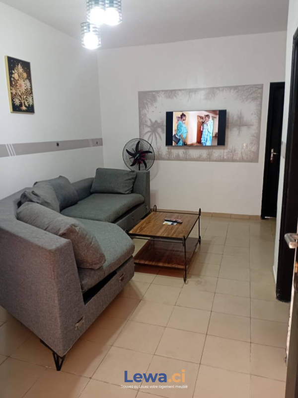 Appartement 1 pièces à louer à Koumassi : 25,000 FCFA par mois - Demarcho.ci : Appartement à louer à Koumassi. Prix : 25 000 FCFA prix de vente. 1 Chambre; 1 Salle de bain; 100 m².