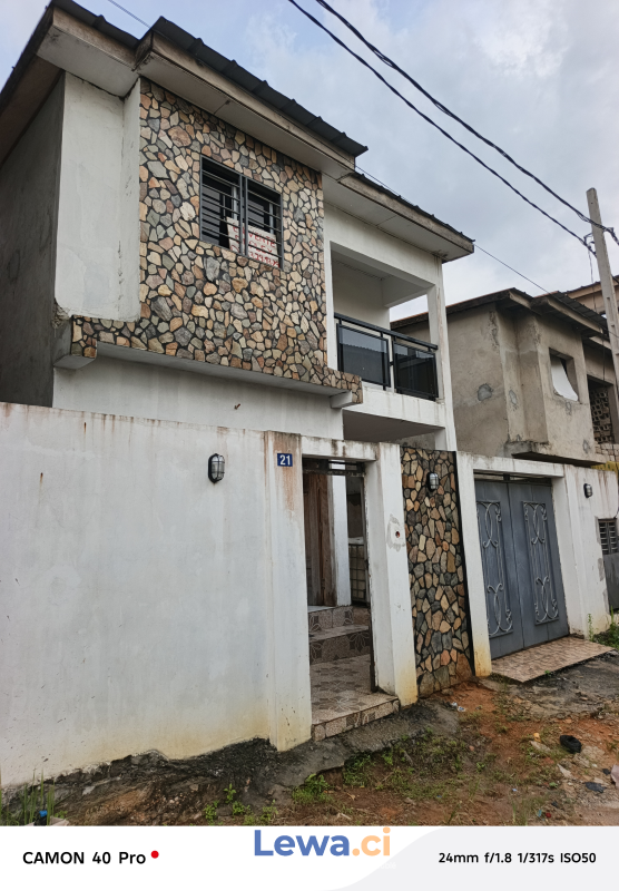 Duplex de 5 pièces à Fekesse