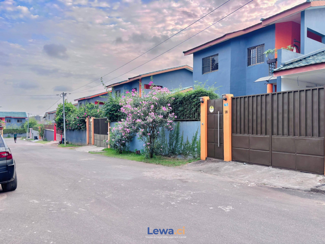 VILLA BASSE EN LOCATION