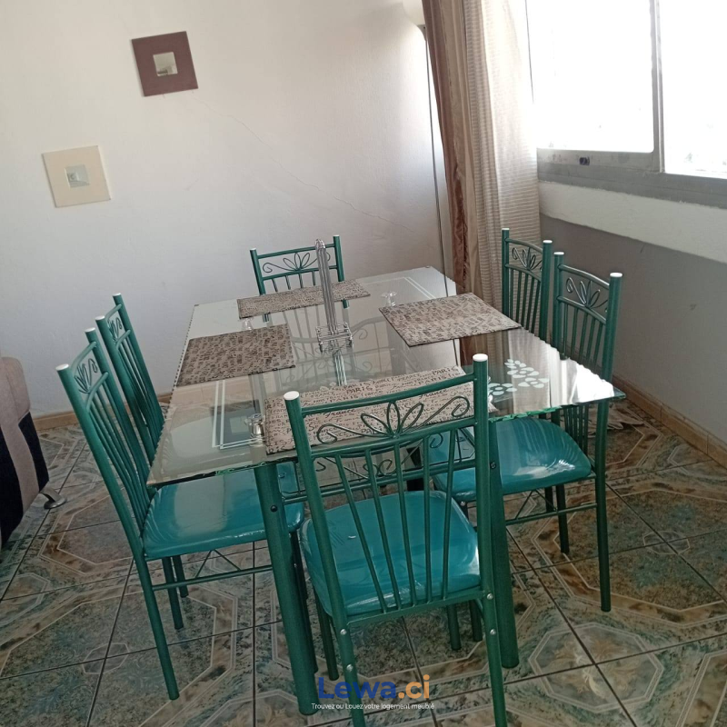 Appartement 2 pièces à louer à Cocody : 70,000 FCFA par mois - Demarcho.ci : Appartement à louer à Cocody. Prix : 70 000 FCFA prix de vente. 2 Chambres; 2 Salles de bains; 150 m².