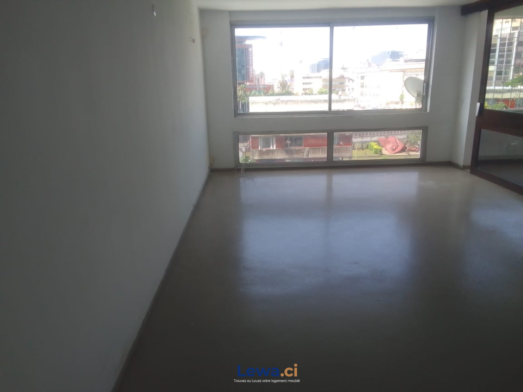 Appartement 2 pièces à vendre à Plateau : 150 millionsFCFA - Demarcho.ci : Appartement à vendre à Plateau. Prix : 150 000 000 FCFA prix de vente.