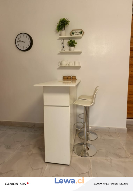 RESIDENCES MEUBLEES / 30 000