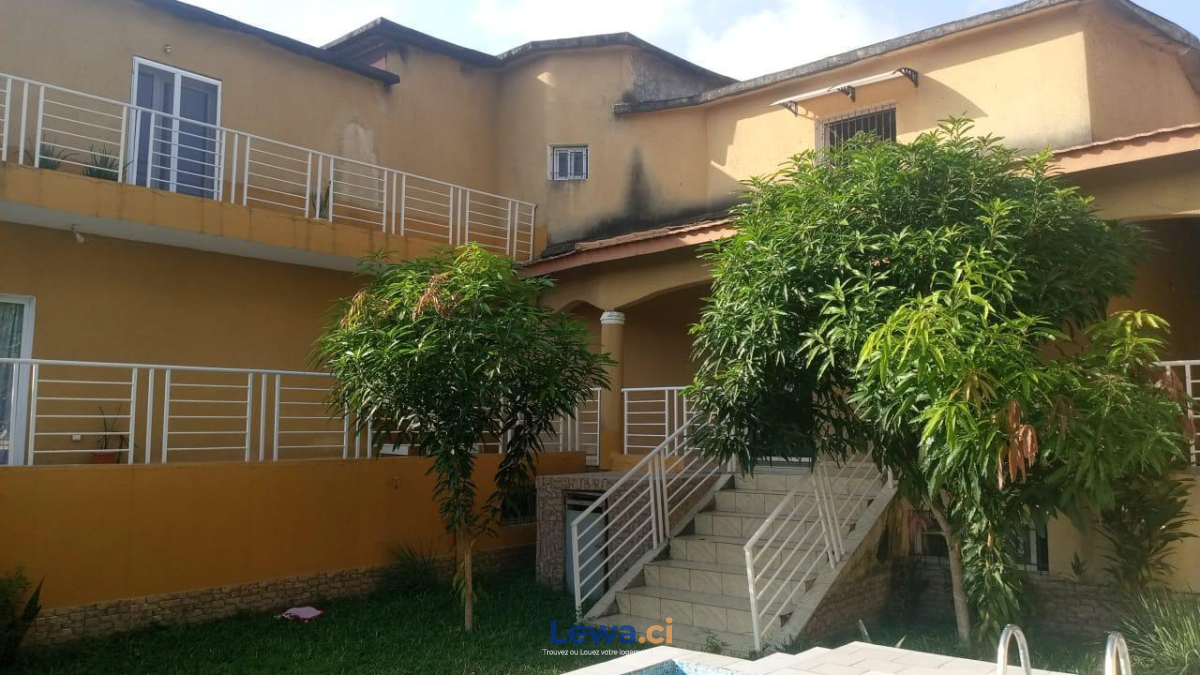 Villa Triplex à louer