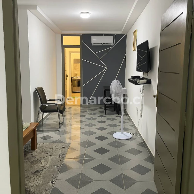 Riviera Faya, Abidjan Studio meublé. : Appartement à lcd à Cocody. Prix : 20 000 FCFA par jour. 1 Chambre; 1 Salle de bain.