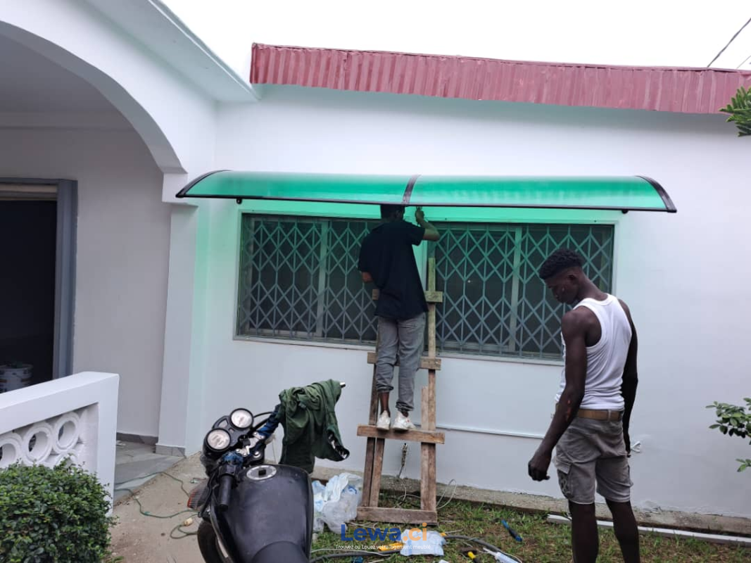 Villa 2 pièces à vendre à Cocody : 175 millionsFCFA - Demarcho.ci : Villa à vendre à Cocody. Prix : 175 000 000 FCFA prix de vente.