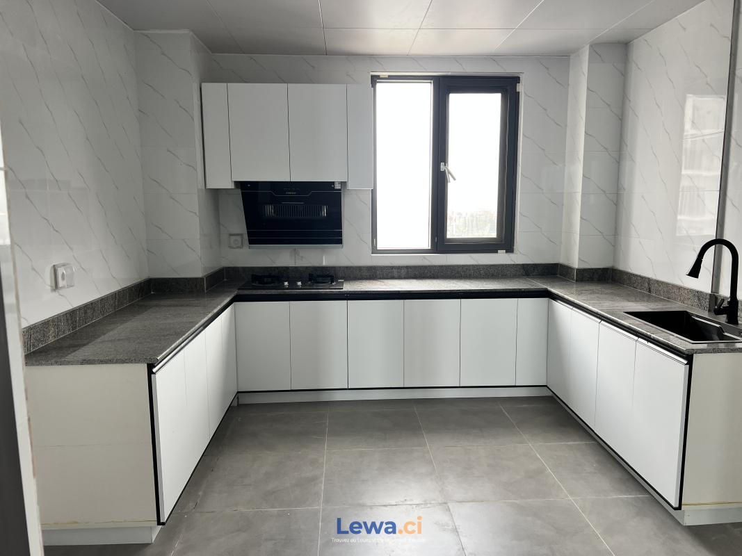 Appartement 3 pièces en vente à marcory eone4 sur le VGE