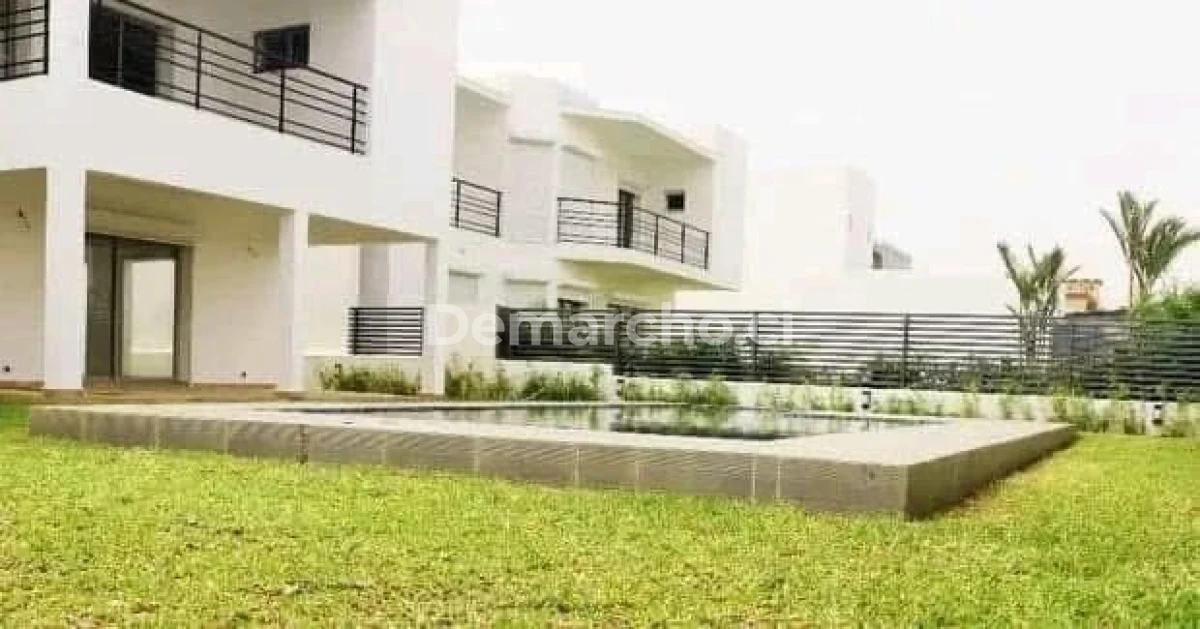 Image principale du bien : VENTE – VILLA DUPLEX 6 PIÈCES AVEC PISCINE À LA RIVIERA