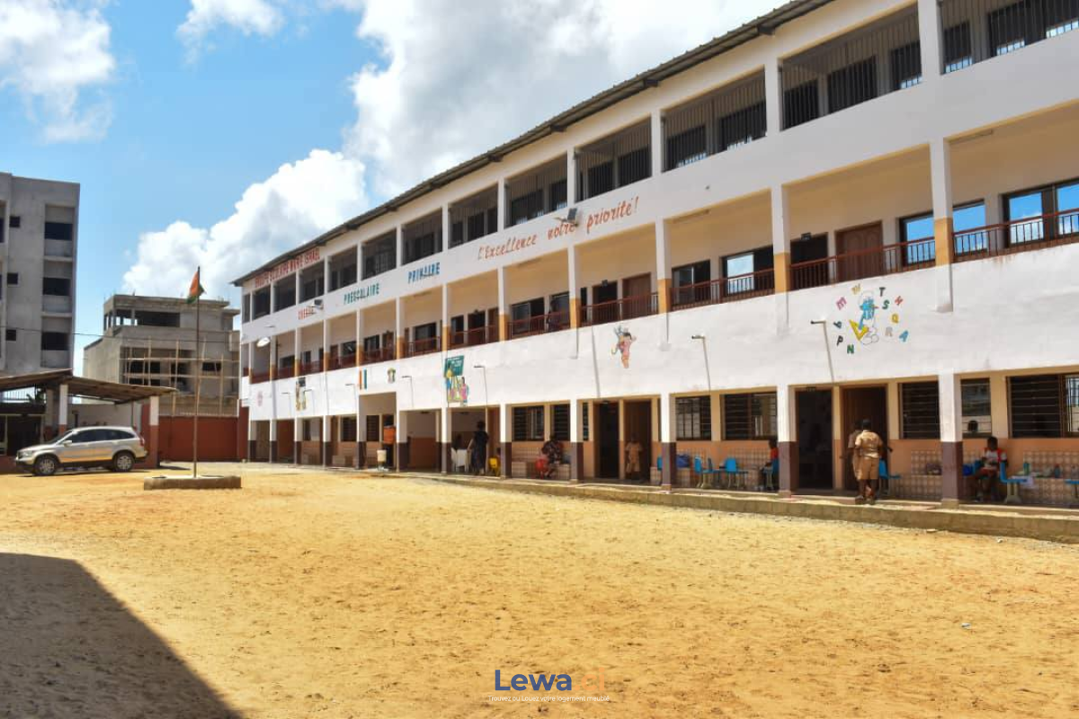 ECOLE AGREE EN  VENTE