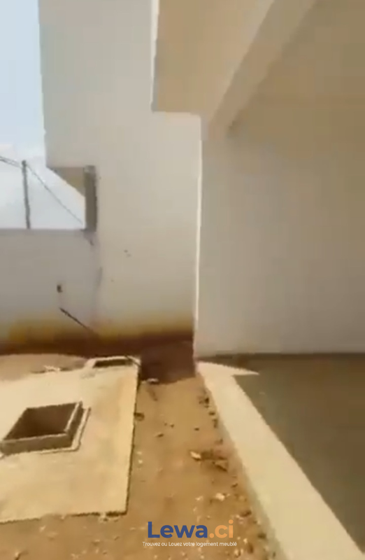 Villa 2 pièces à vendre à Bingerville : 95 millionsFCFA - Demarcho.ci : Villa à vendre à Bingerville. Prix : 95 000 000 FCFA prix de vente.