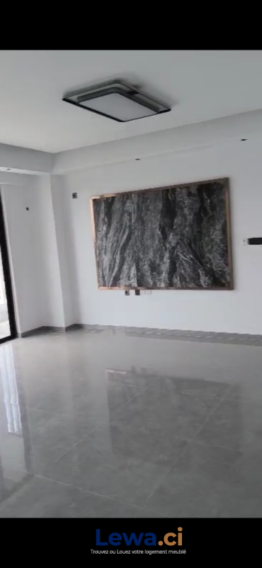 Appartement 3 pièces à louer à Marcory : 1,2 millions FCFA par mois - Demarcho.ci : Appartement à louer à Marcory. Prix : 1 200 000 FCFA par mois. 3 Chambres; 3 Salles de bains; 181 m².