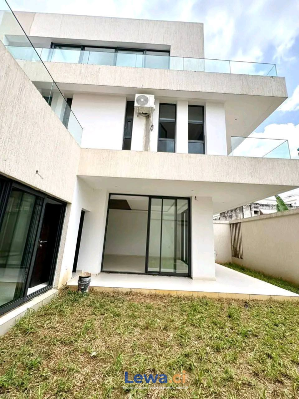 DUPLEX EN VENTE