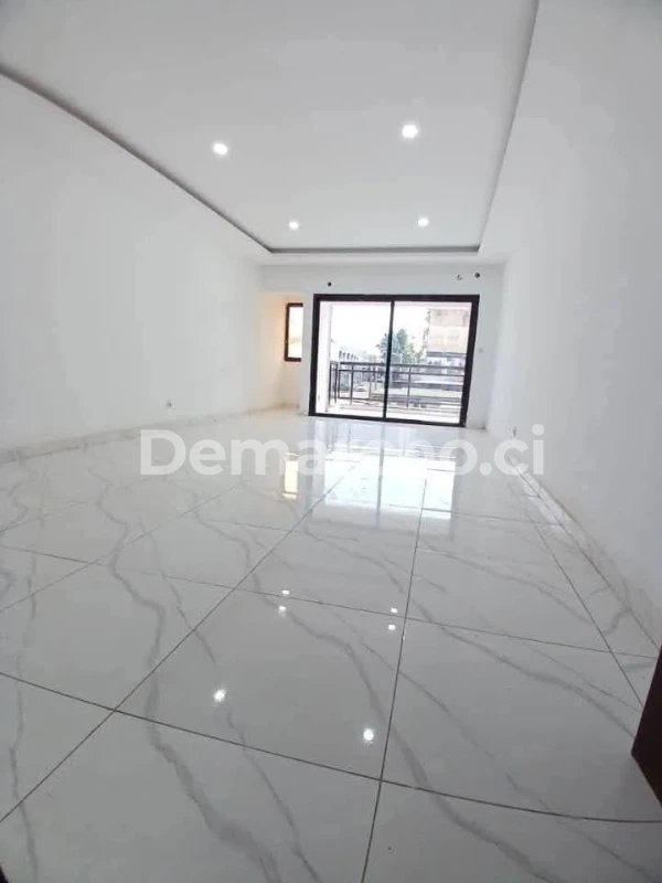 Image principale du bien : APPARTEMENT 3 PIÈCES SPACIEUX À RIVIERA FAYA