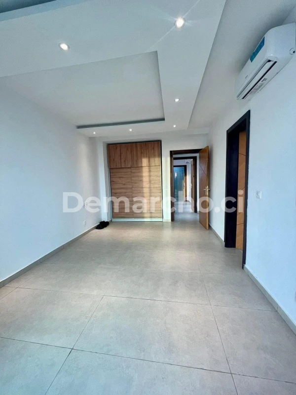Image principale du bien : APPARTEMENT 4 PCS A ANGRE NOUVEAU CHU