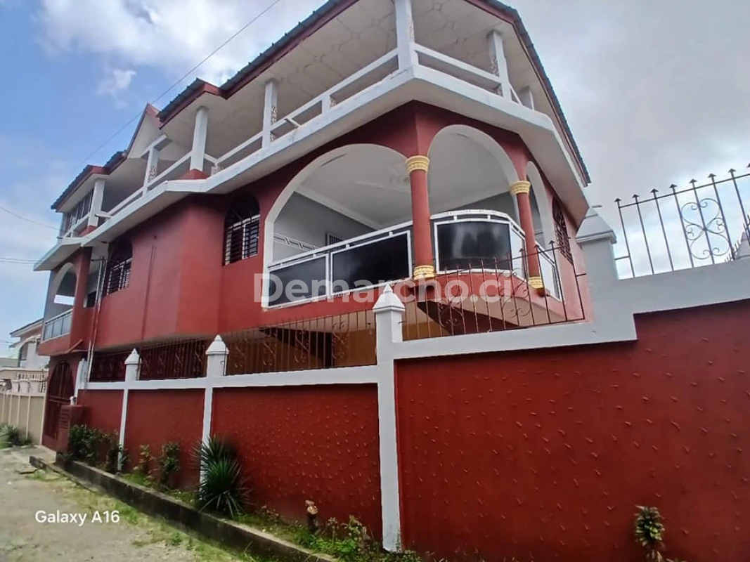 Image principale du bien : Grande Villa Duplex 7 pièces à Bingerville