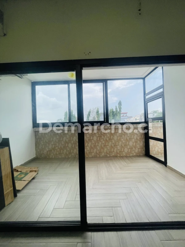 PENTHOUSE 2 PIÈCES À RIVIERA PALMERAIE : Appartement à louer à Cocody. Prix : 250 000 FCFA par mois. 1 Chambre; 2 Salles de bains.