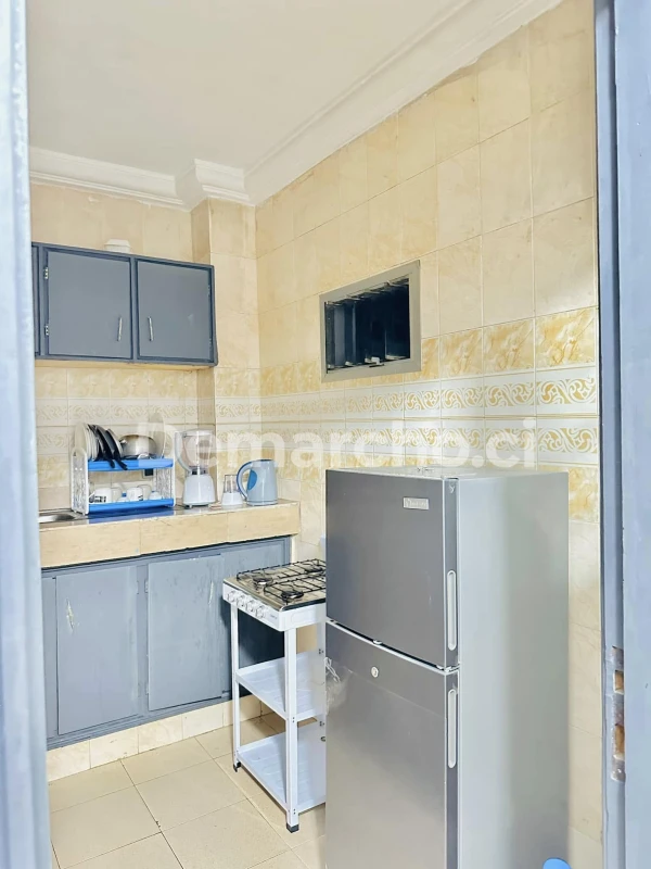 🎊PROMO RESIDENCE STUDIO MEUBLÉ : Studio à lcd à Cocody. Prix : 20 000 FCFA par nuitée. 1 Chambre; 1 Salle de bain.